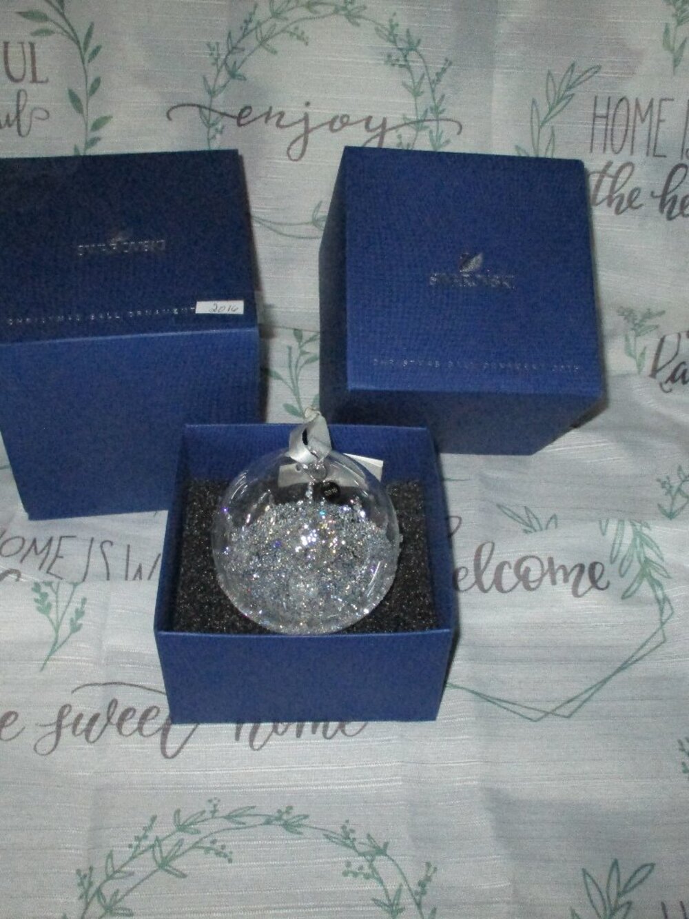 Swarovski 2016 Annual Christmas Present Gift in Ball Ornament  in box